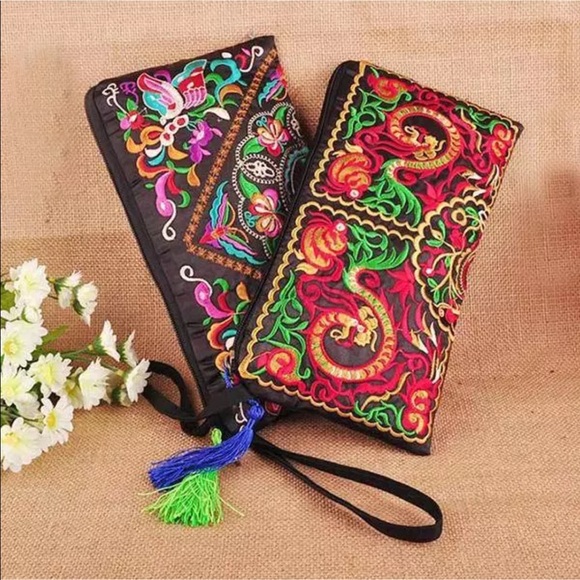 Embroidered hand bag - Picture 4 of 8